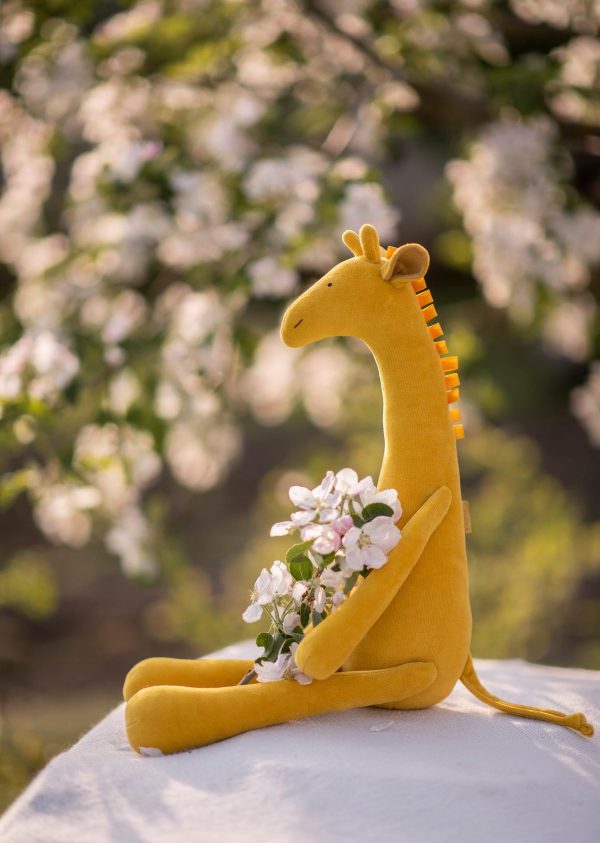 Garstyčių spalvos žaislas žirafa