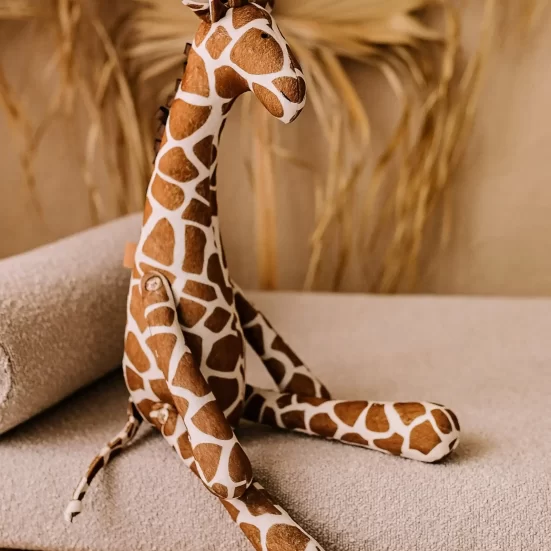 Rankų darbo žaislas žirafa
